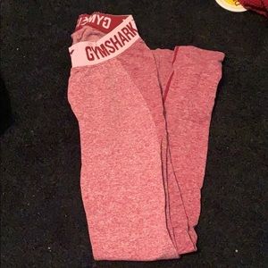 Gym shark leggings